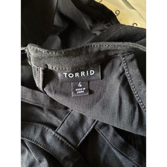 Torrid Black Size 4 4X Bergaline High Neck Cage Front Top Tank - Picture 7 of 9